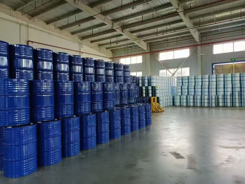 化工产品市场动态:趋势与挑战